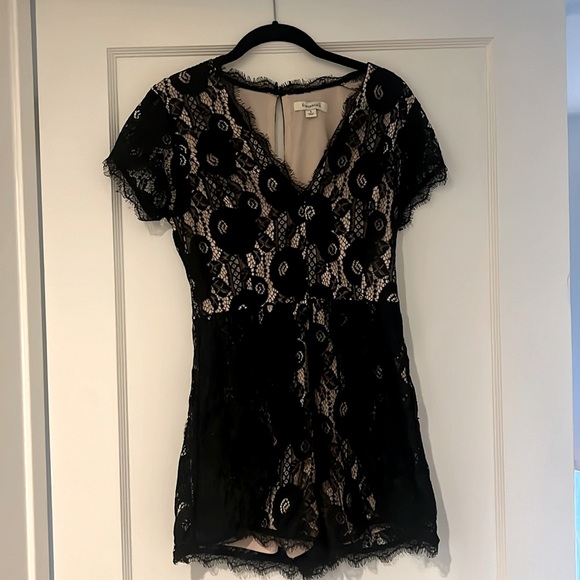 Black & Cream Lace Romper - Picture 1 of 3